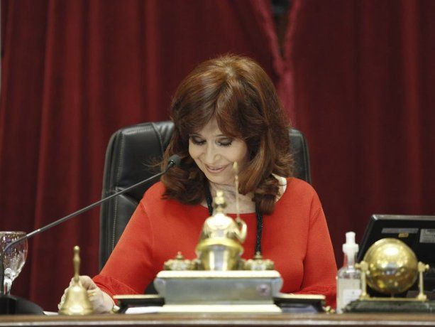 En este momento estás viendo Cristina Kirchner convocó a una sesión especial el jueves para tratar el acuerdo con el FMI