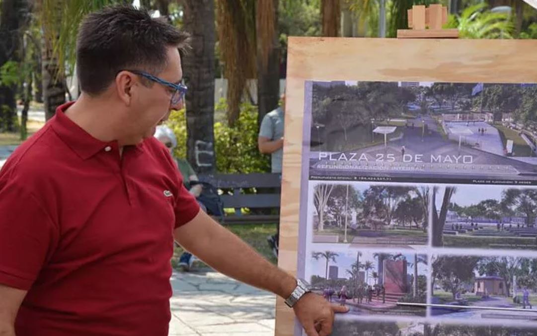En este momento estás viendo Quieren que Gustavo Martínez explique la obra de la plaza 25 de Mayo